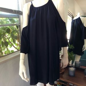 Expose shoulder dress